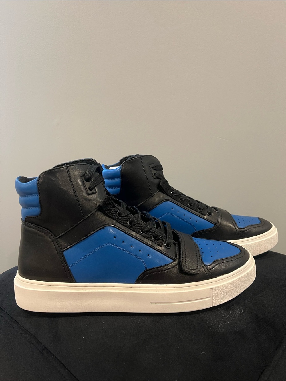 INC Levi Blue High-Top - Men’s Size 11